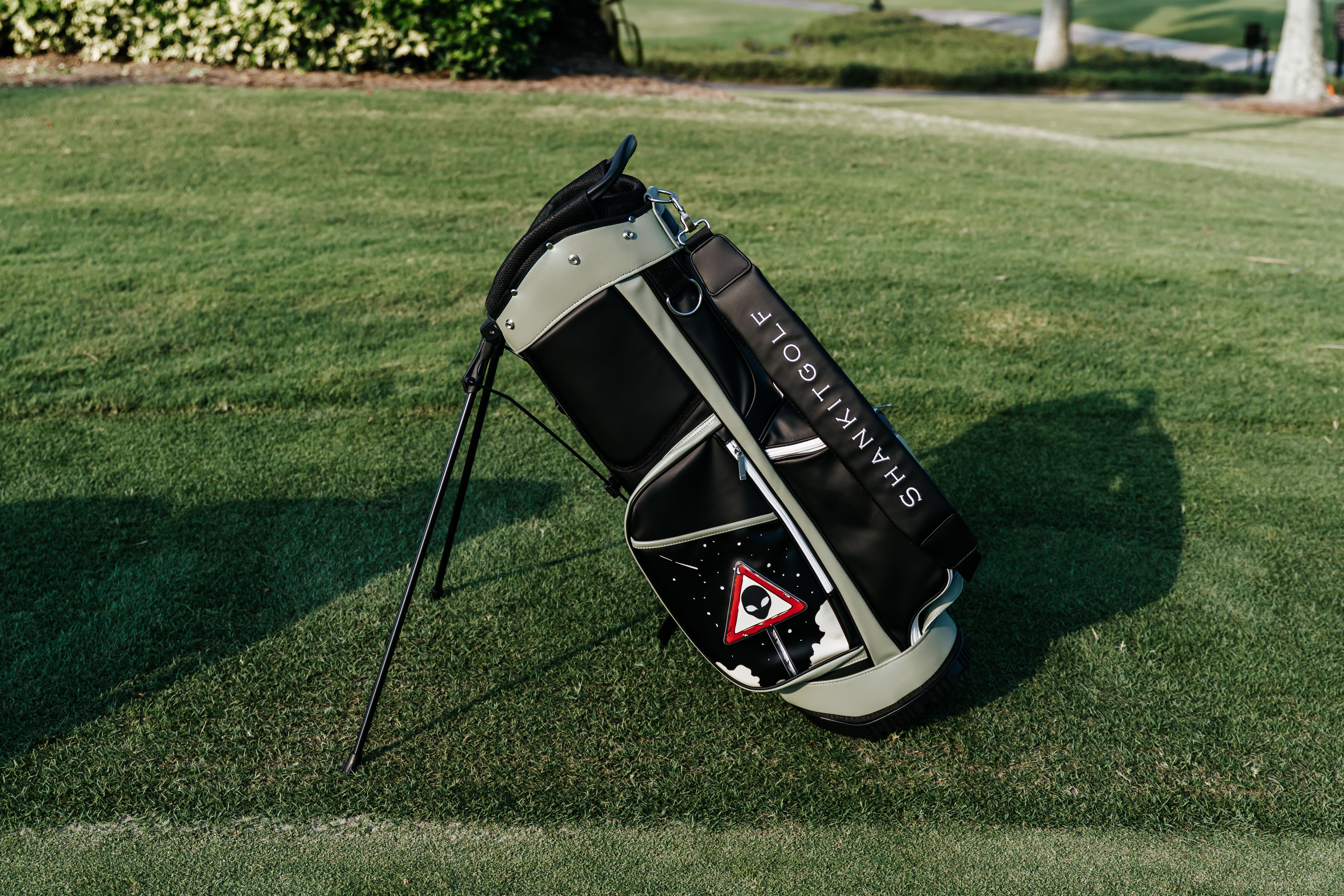 The Abduction Golf Bag