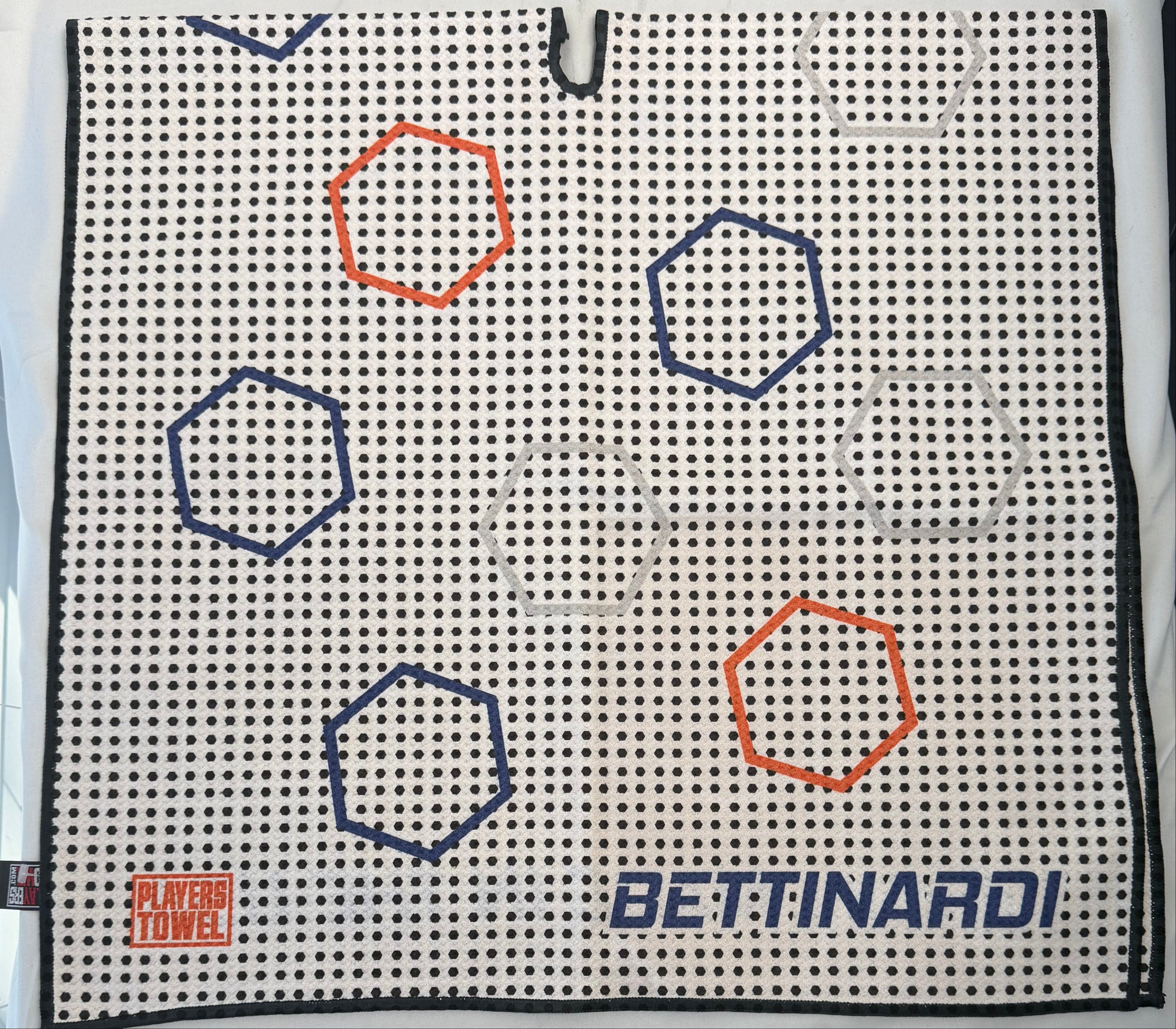 Bettinardi - 2021 Dancing Open Hex Players Towel - White
