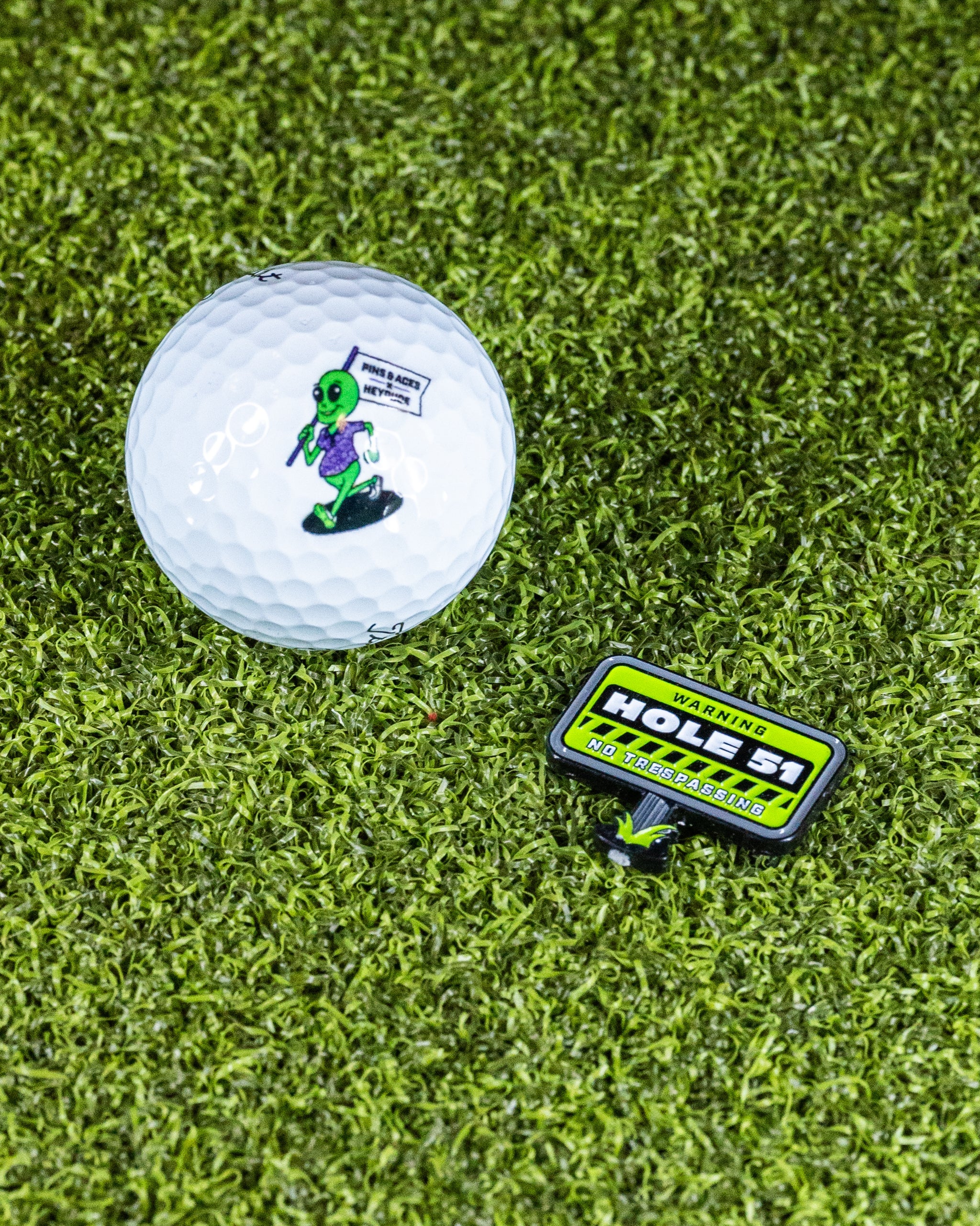 HEYDUDE - Hole 51 Ball Marker