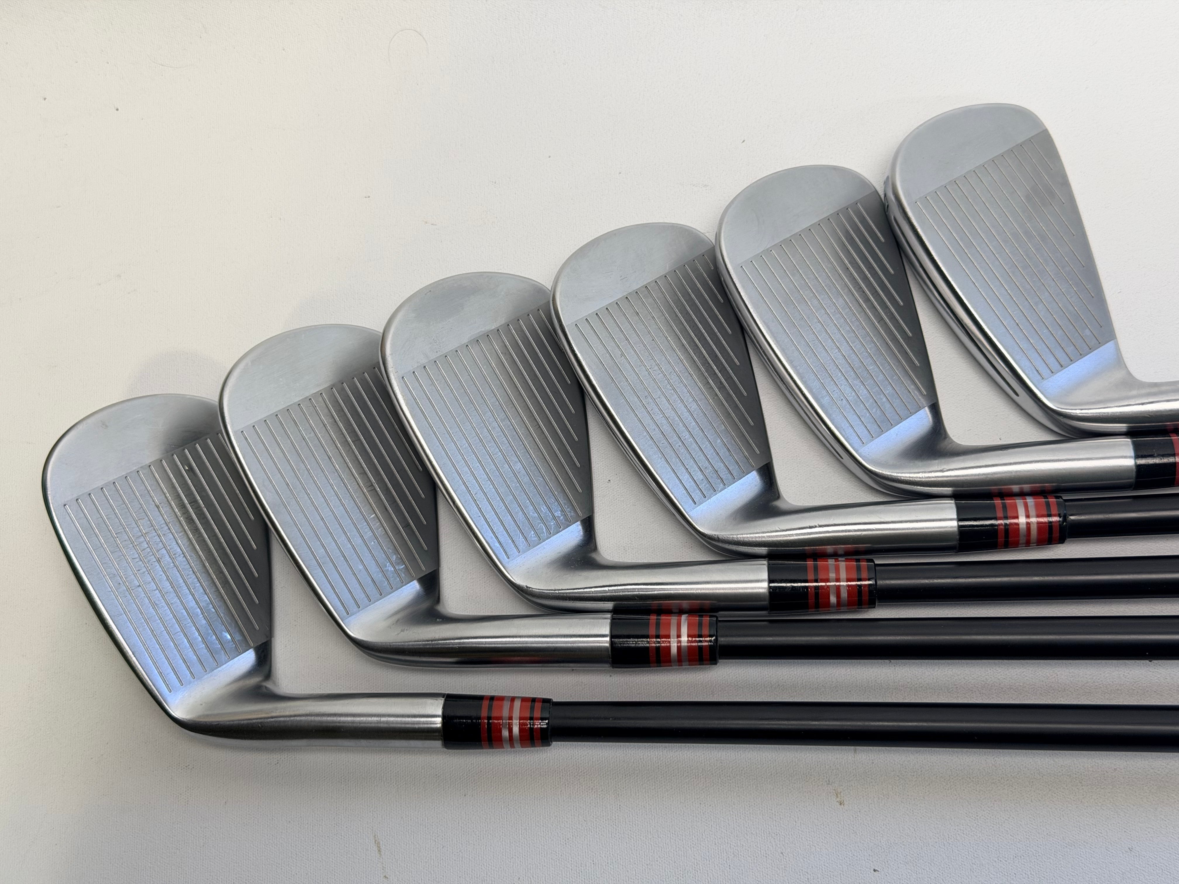 TaylorMade P770 Iron Set 5-PW RH Fujikura AXIOM 105 X VeloCore Graphite