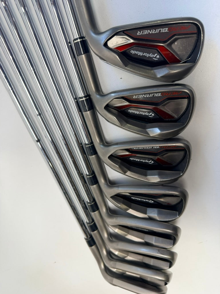TaylorMade AeroBurner Irons 4-PW AW RH REAX 88 Steel Stiff