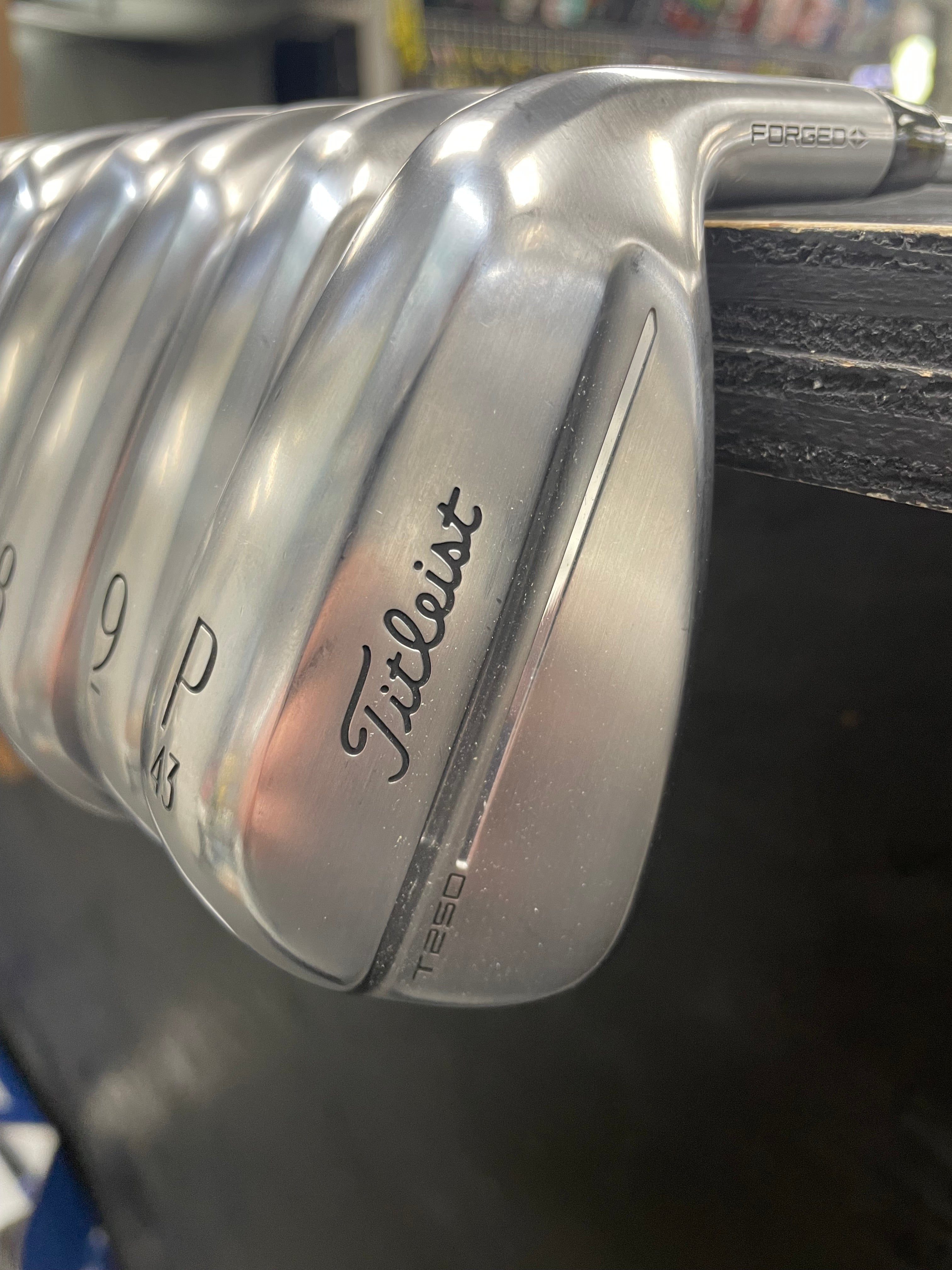 Titleist 2025 T250 Iron Set (Used Demo)