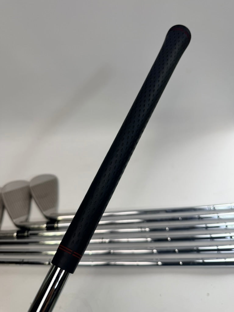 Nike VR Pro Cavity Iron Set 4-PW RH Dynalite 110 Stiff Steel